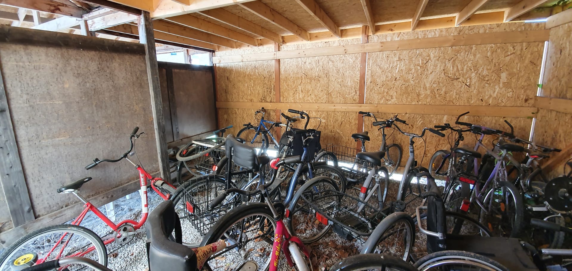 Bike port et achat de tricycles à l’école Secondaire